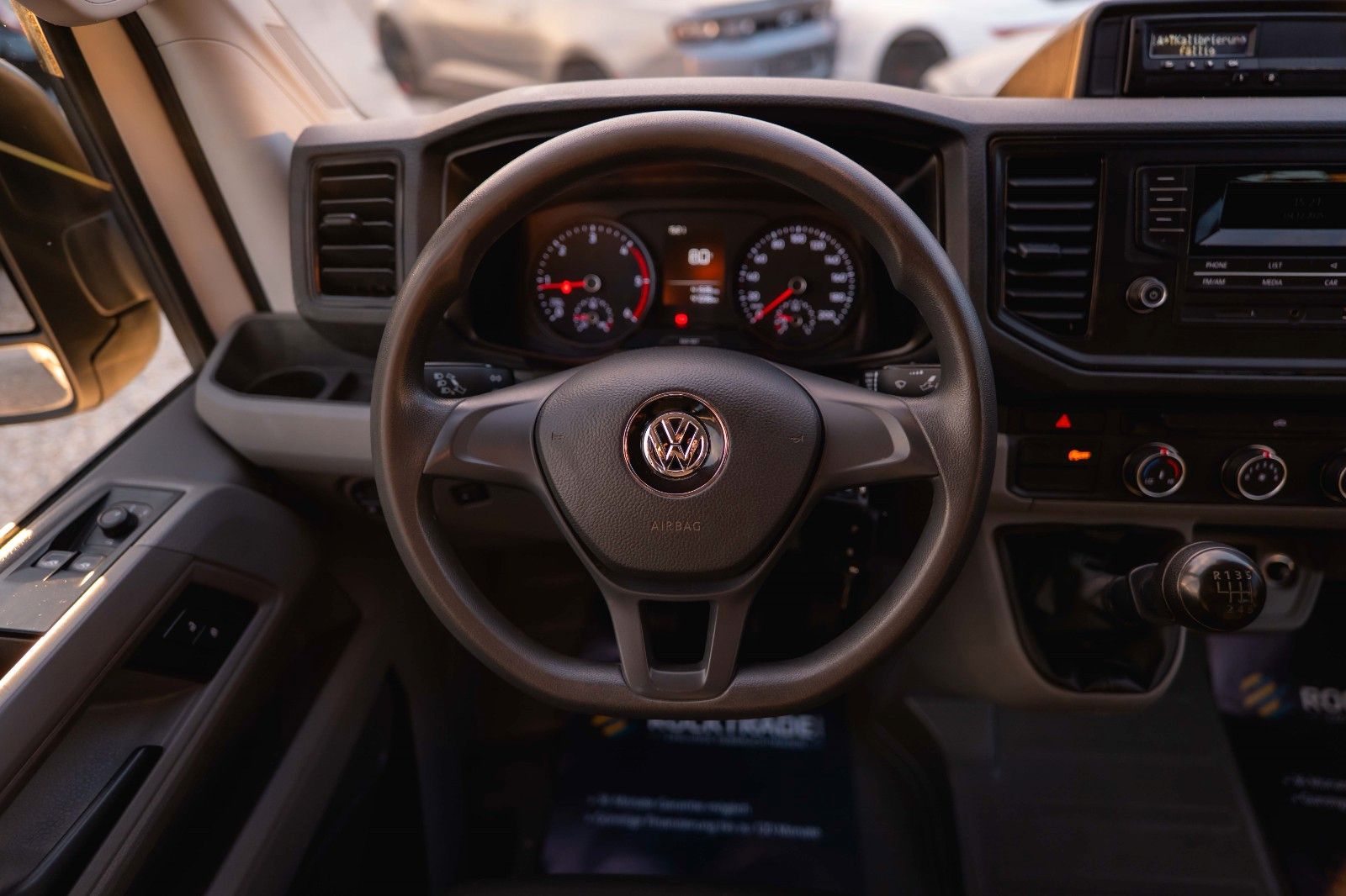 Fahrzeugabbildung Volkswagen Crafter Pritsche 35 DOKA lang FWD 7 Sitze 19%