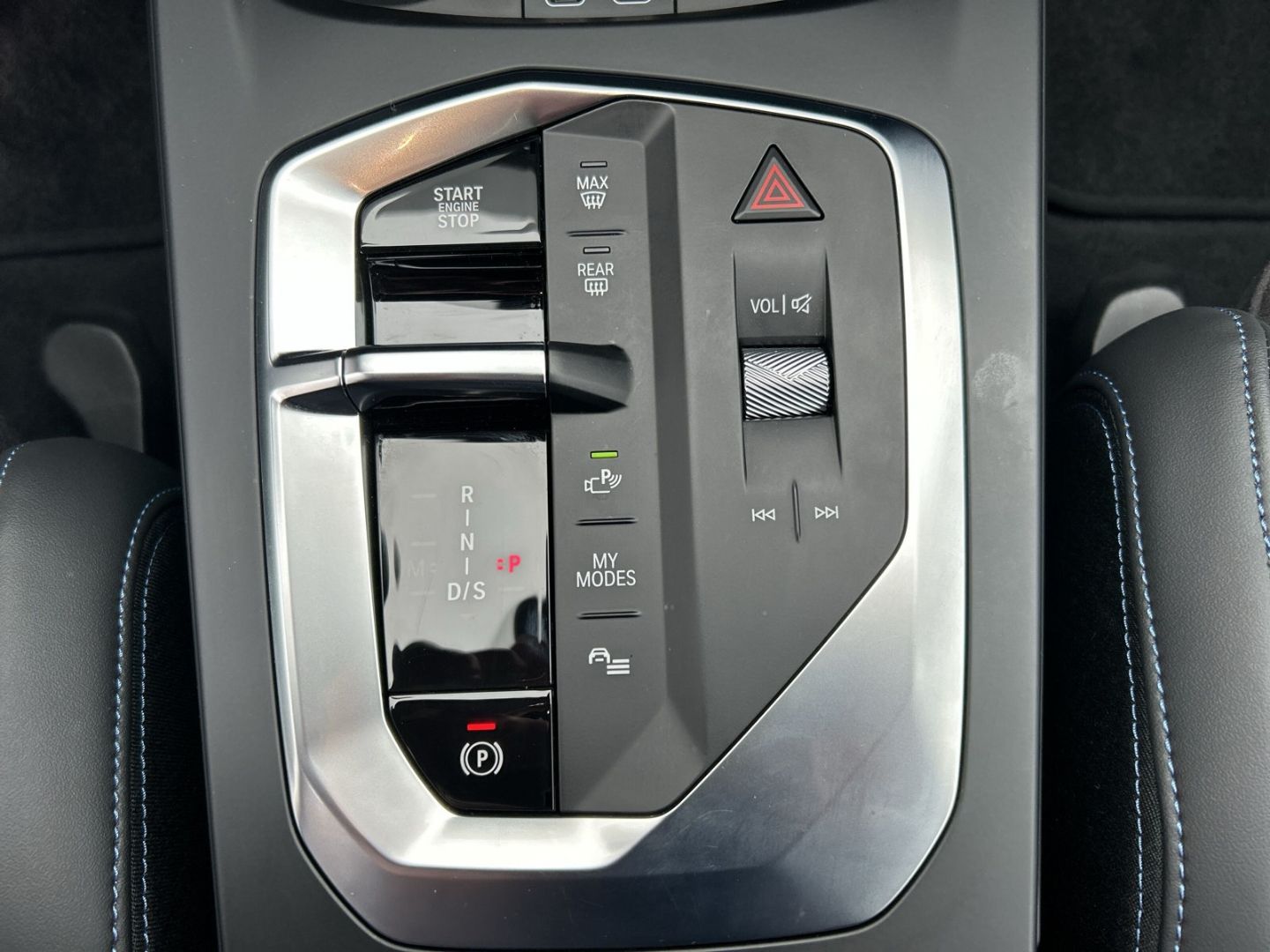 Fahrzeugabbildung BMW 120 dA,M Sport,AHK,H&KSound,19''LMfelge,MPaketPr