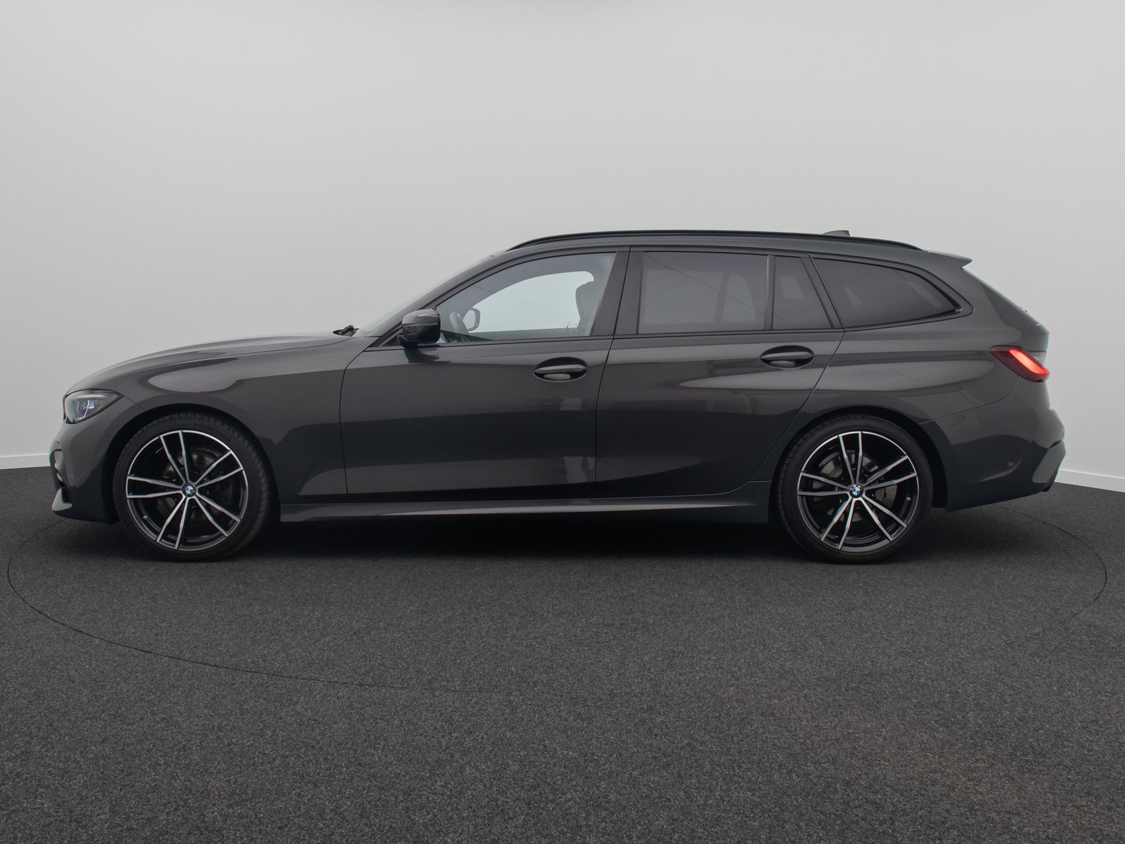 Fahrzeugabbildung BMW 320d xD M Sport Panorama DAB Laser Kamera 19Zoll