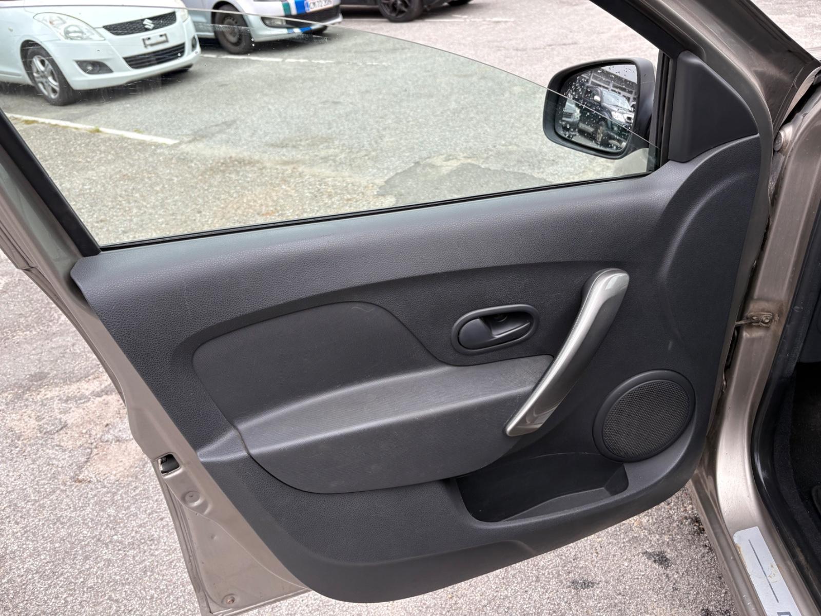 Dacia Logan 2015 — photo 5