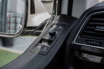 Fahrzeugabbildung Volkswagen T6 Multivan Highline|KÜHLBOX||DYNAUDI|LEDER|FULL
