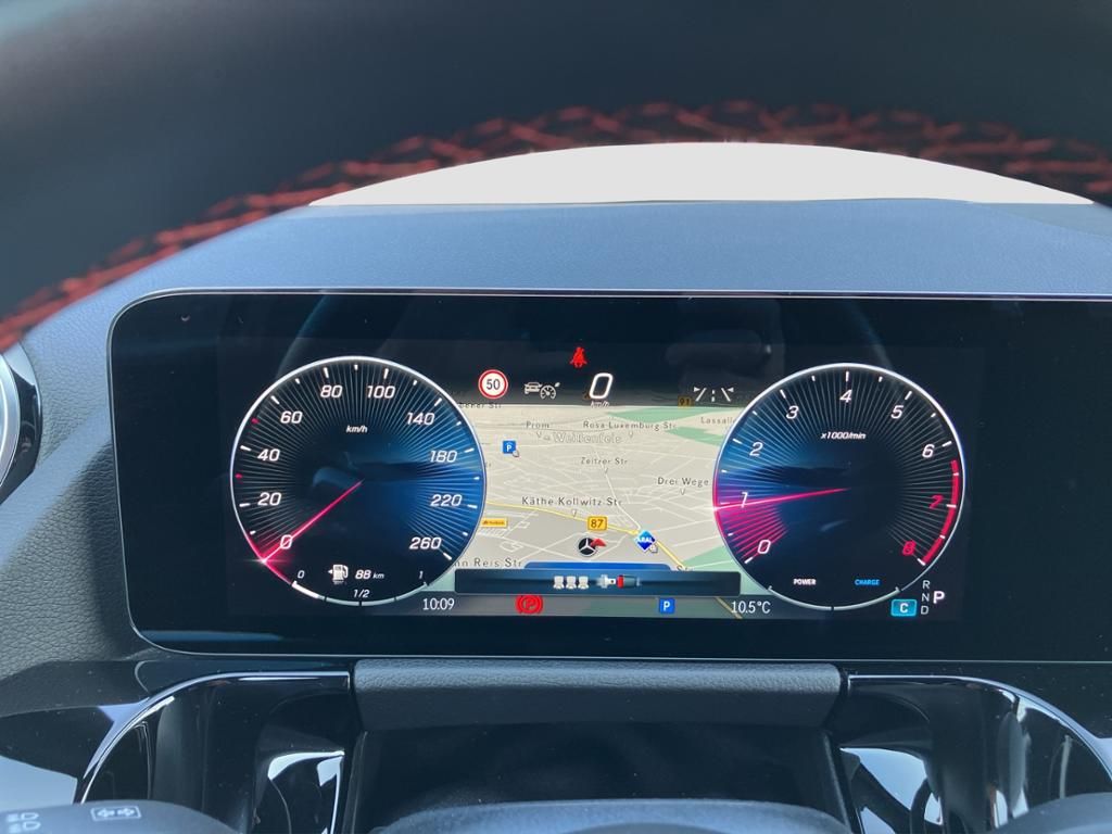 Fahrzeugabbildung Mercedes-Benz GLA 200 AMG*AHZV*M-BEAM*K-GO*KAMERA*DAB*EDW*