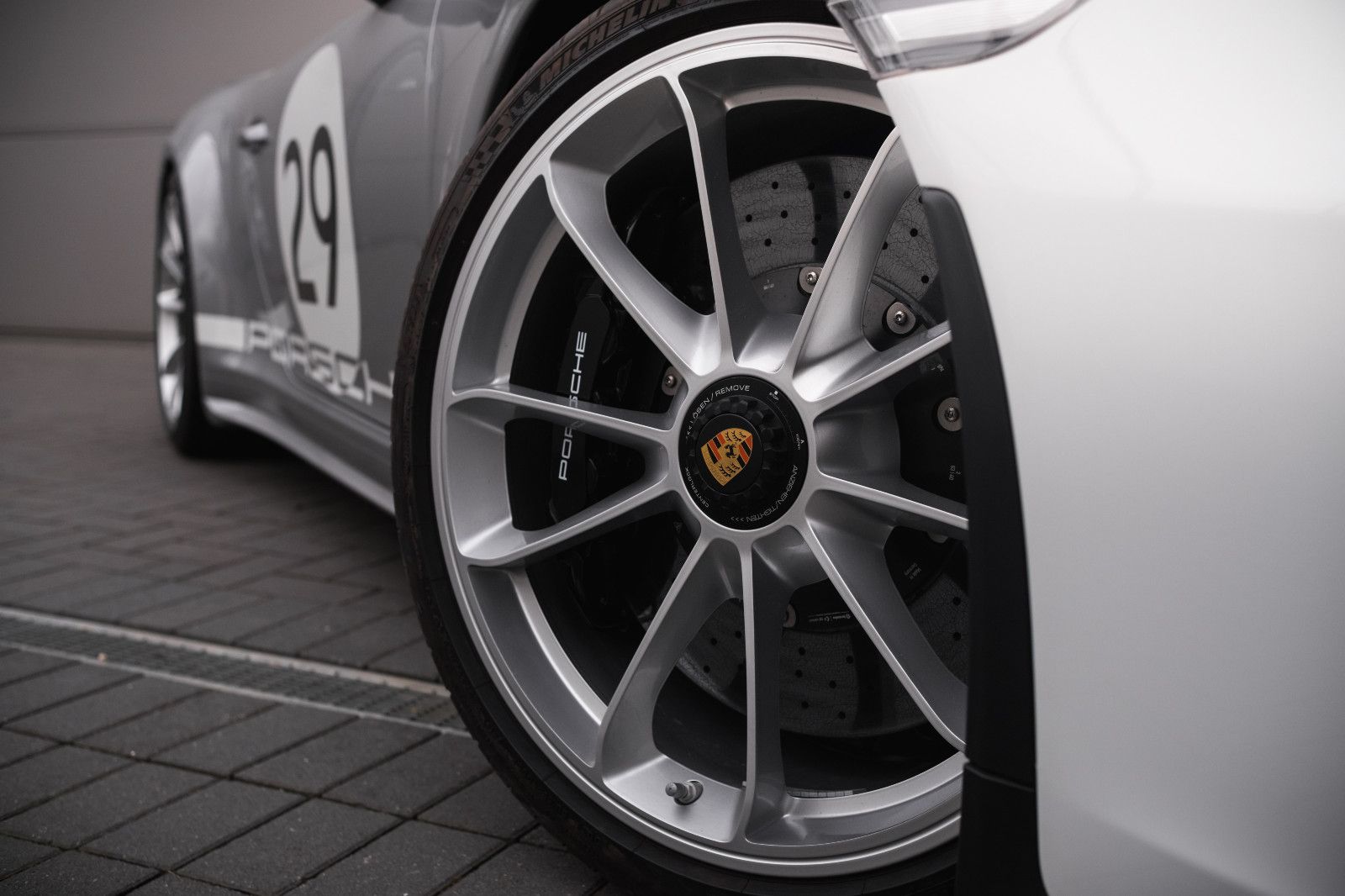 Fahrzeugabbildung Porsche 991/911 Speedster-Lift-BOSE-Kam.-90L-DAB-LED