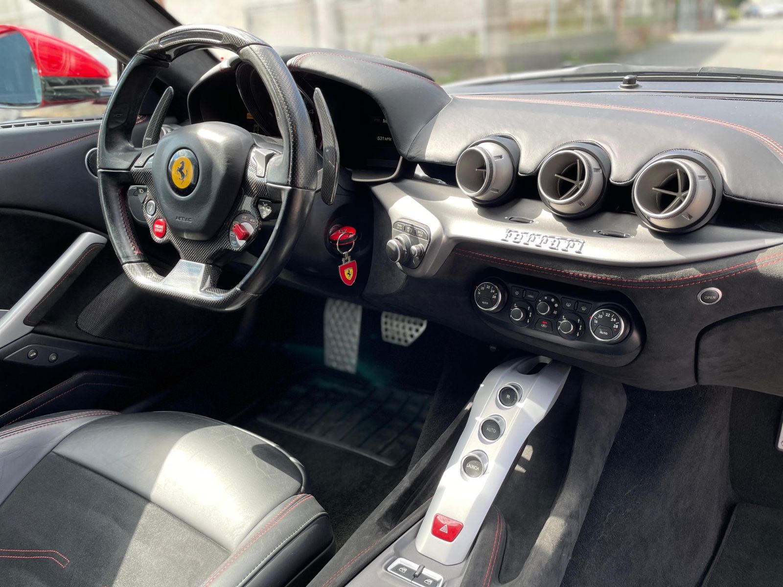Fahrzeugabbildung Ferrari F12 Berlinetta Novitec |Carbon|LED Lenkrad|Navi|