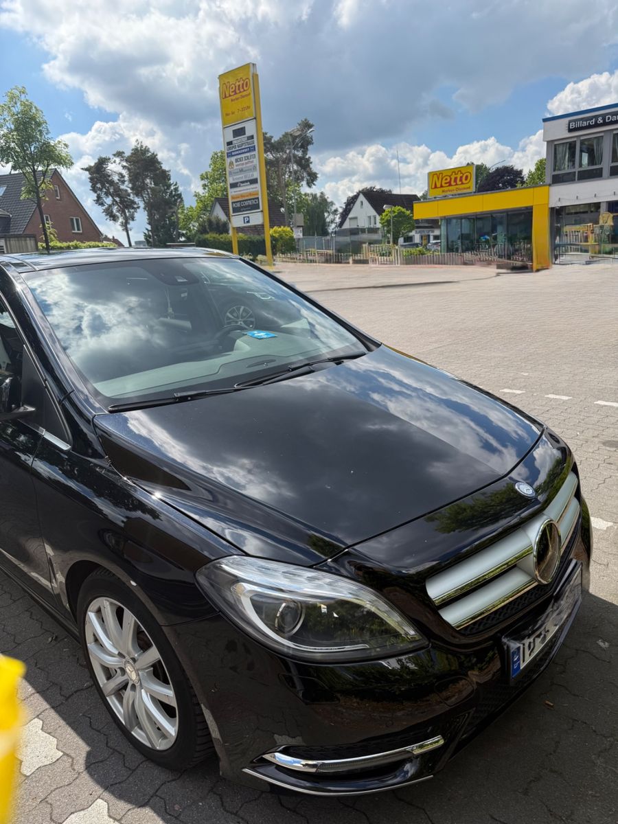 MERCEDES-BENZ B 200