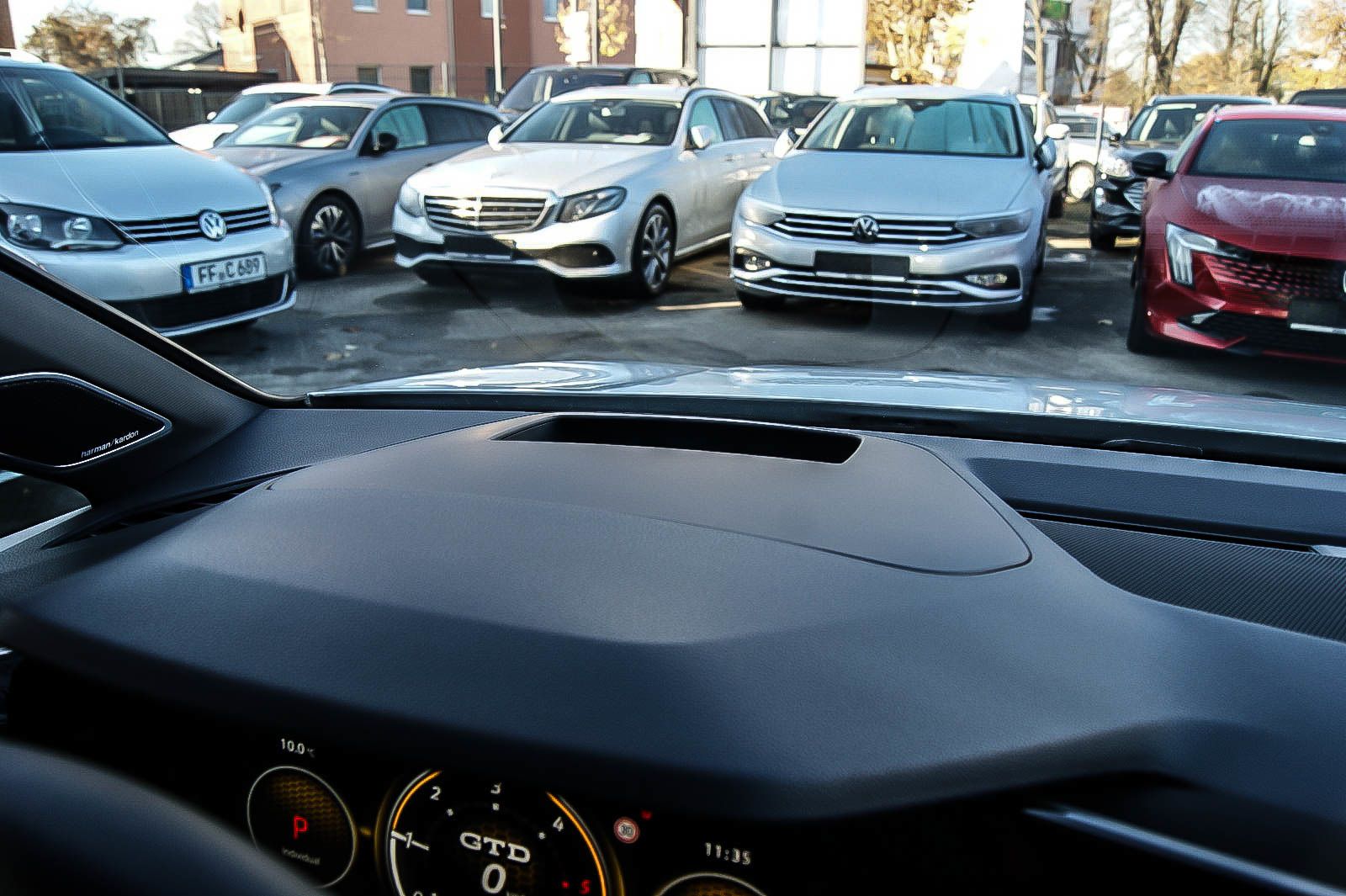 Fahrzeugabbildung Volkswagen Golf VIII GTD HARMAN-KARDON MATRIX STDHEZG ANHZV