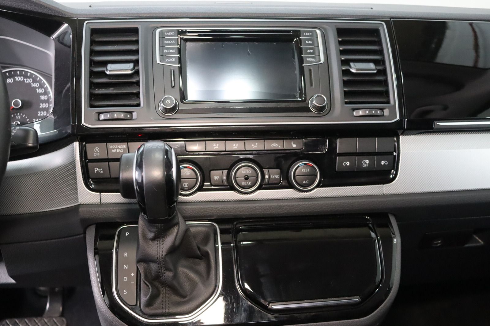 Fahrzeugabbildung Volkswagen T6 2.0 TDI Multivan Highl. * ACC 2xSchiebet LED