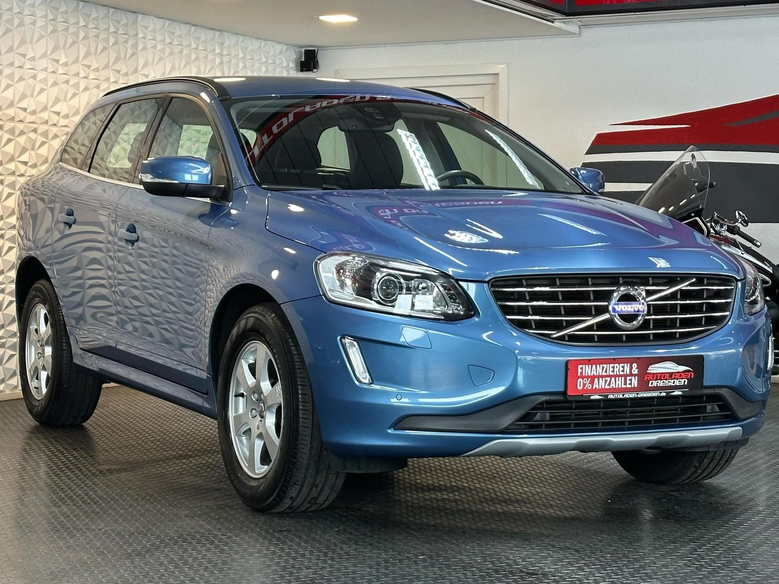 VOLVO XC60 2.0 D3 MOMENTUM XENON#FH#NAVI#PDC#VIRTUAL - Image 2