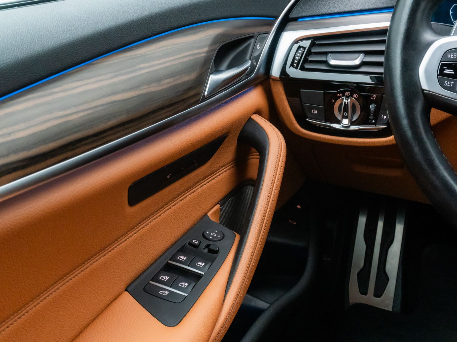 Fahrzeugabbildung BMW 545e xD M Sport 360° HUD H/K DAB AHK Komfort