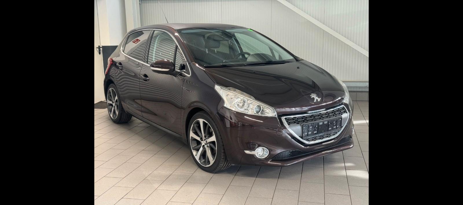 Peugeot 208/NAVI/EURO5/PDC/KLIMA