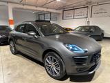 Porsche Macan 2.0 - Porsche Macan: Grau, Teilleder