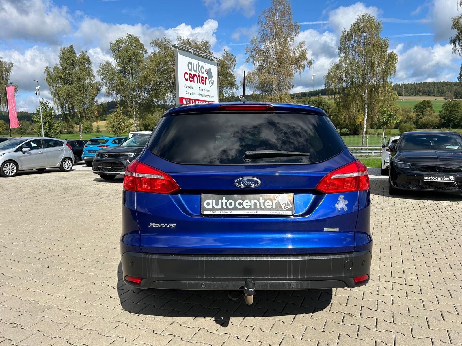 Fahrzeugabbildung Ford Focus Turnier Business°Navi°Winterpaket°AHK