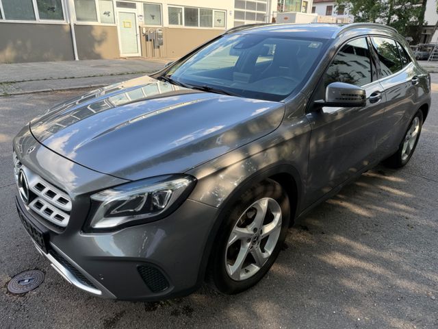 Mercedes-Benz GLA 220 CDI/d 4Matic/LED-Scheinwerfer/Navi/Leder
