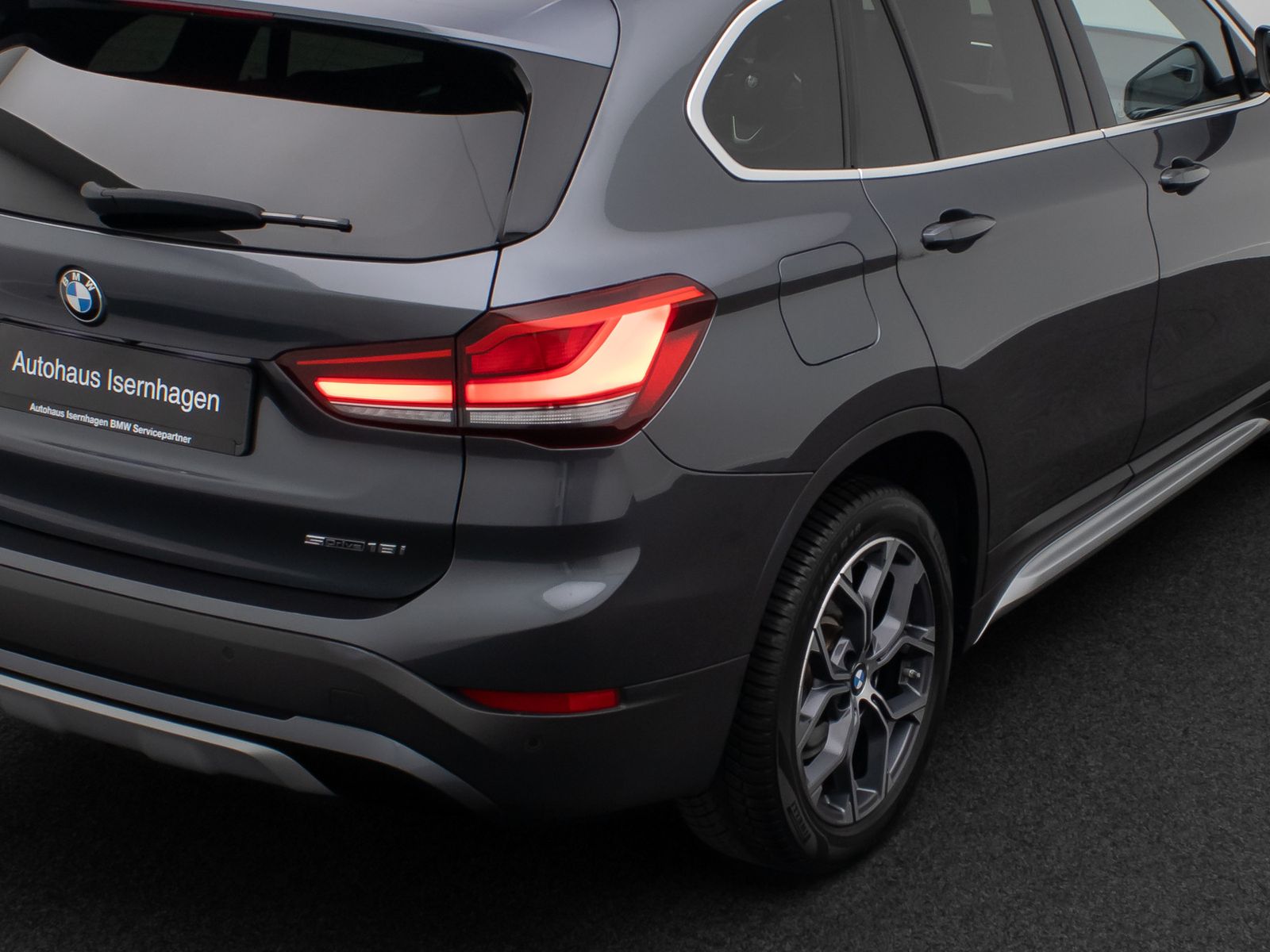 Fahrzeugabbildung BMW X1 sD18i xLine DAB Kamera HiFi Komfort Sport 18"