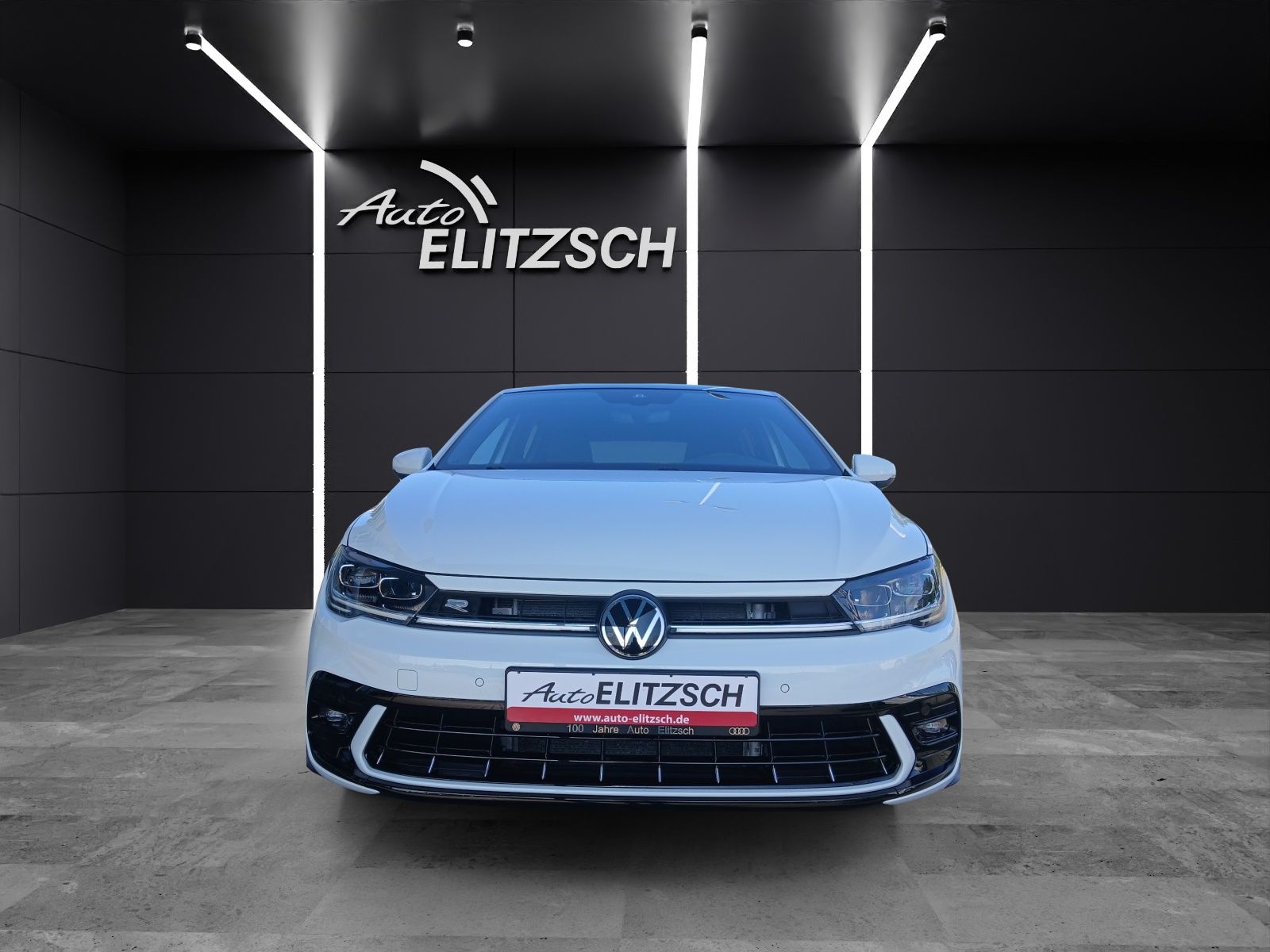 Fahrzeugabbildung Volkswagen Polo TSI R-Line Matrix Pano ACC PDC SH 17"