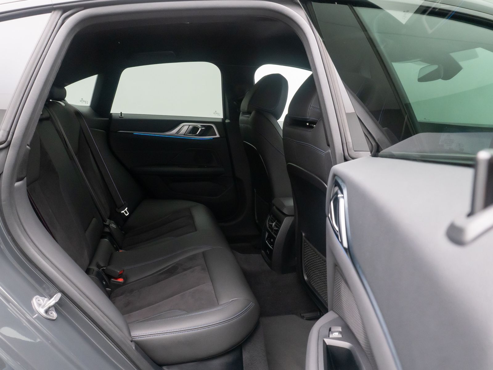 Fahrzeugabbildung BMW i4 eD35 M Sport GC Kamera DAB Widscreen 19Zoll