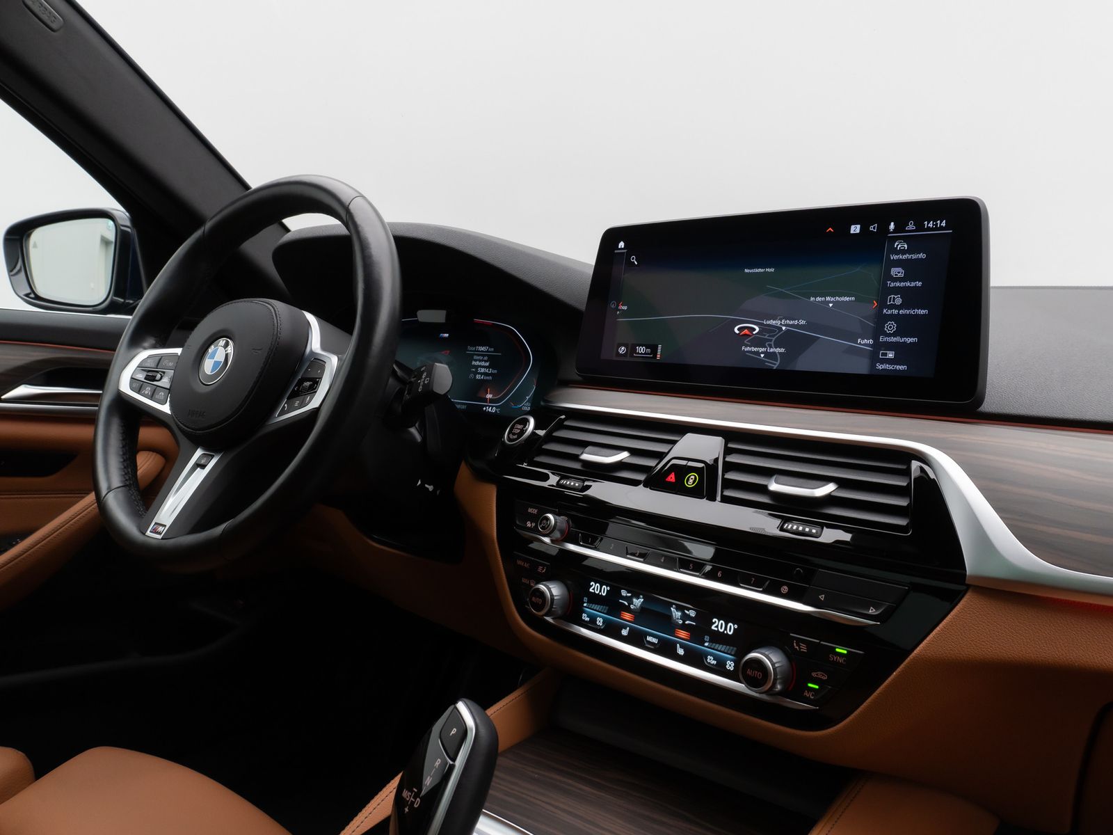 Fahrzeugabbildung BMW 530d M Sport Panorama 360°Laser HUD HiFi SoftCL