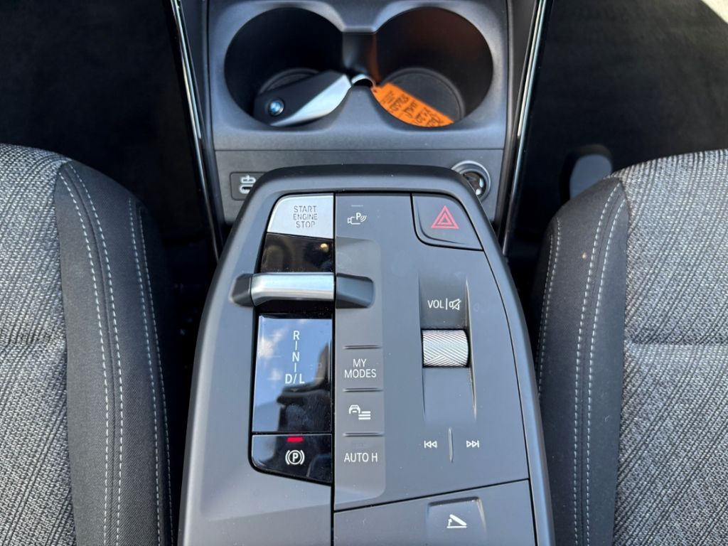 BMW X1 sDrive20i HUD AHK Komf-Zug. Alarm adLED FLA D foto 13
