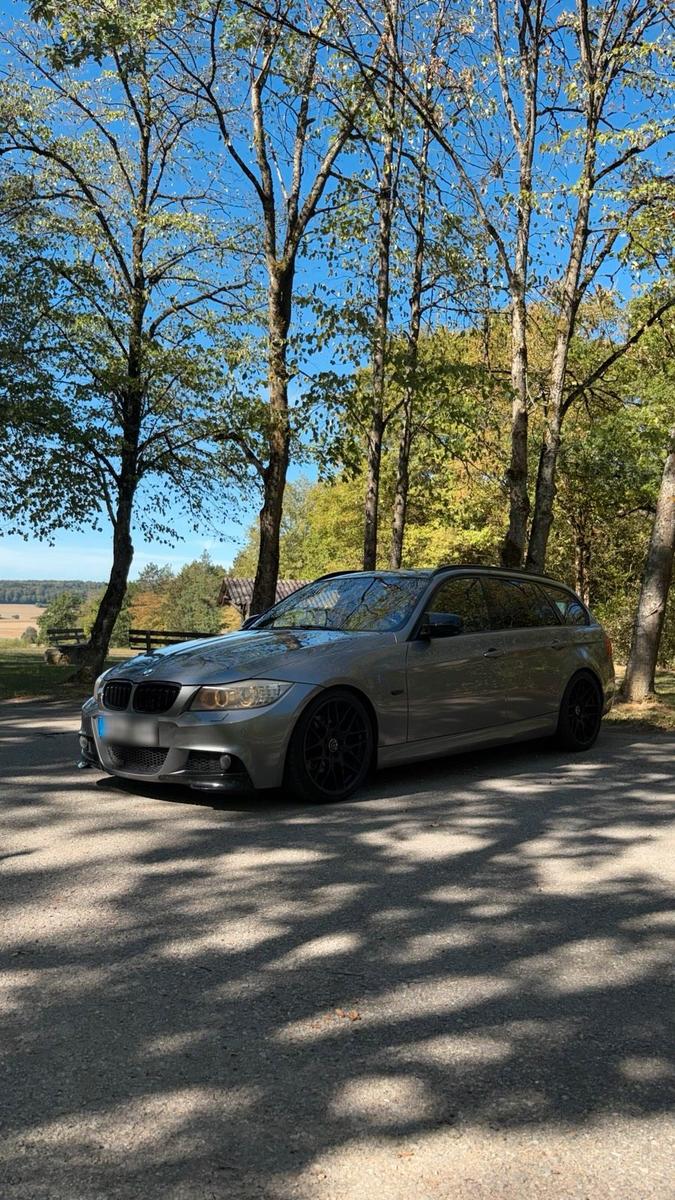 BMW  2012 — вигляд ззаду