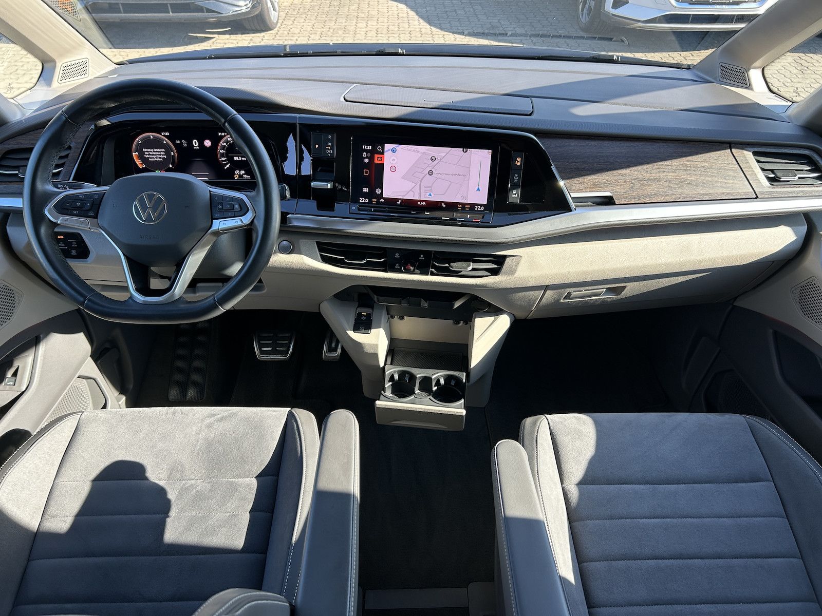 Volkswagen T7 Multivan 2.0 TDI DSG Style lang AHK Kamera foto 8
