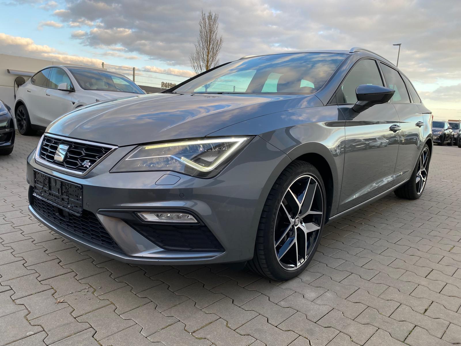 Seat Leon FR|AHK|NAVI|PANO|R-CAM|LED|ACC|SZH|