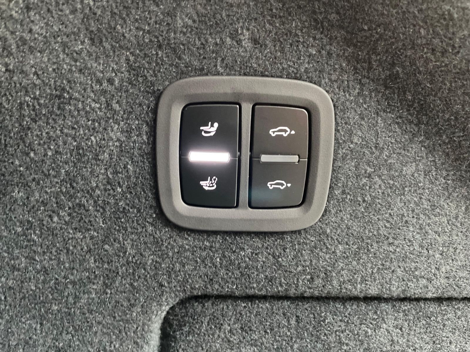 Fahrzeugabbildung Porsche Cayenne GTS Coupé |HUD|Matrix|ACC|AHK|Carbon|22"