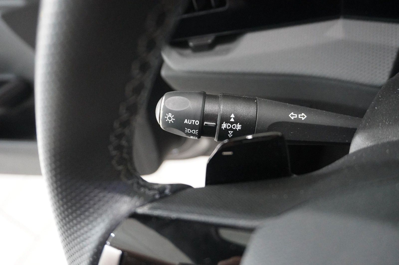 Fahrzeugabbildung Opel Astra L ST 1.2T GS SPORT NAVI/LED/360°/PANO./HUD