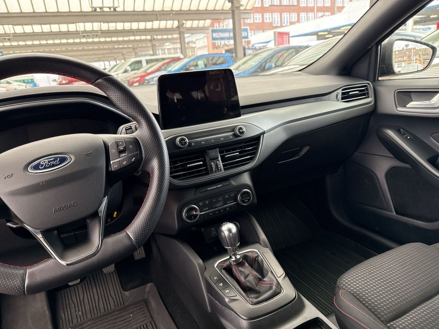 Fahrzeugabbildung Ford Focus Turnier ST-Line Style Kamera NAVI DAB TWA