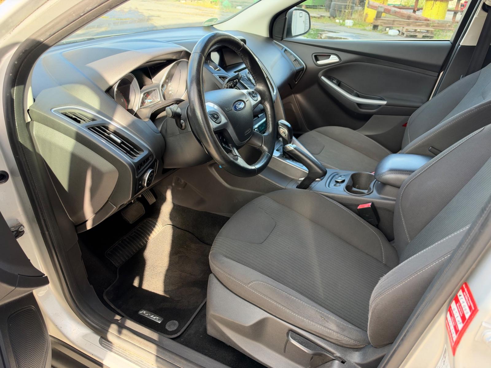 Ford Focus 2014 — photo 9