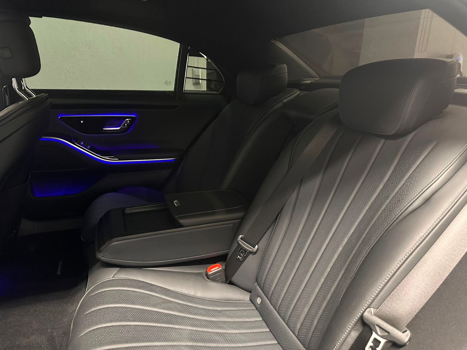 Fahrzeugabbildung Mercedes-Benz S 500 4MATIC L *AMG-LINE*DISTRO*TV*2xKLIMA*KEYGO