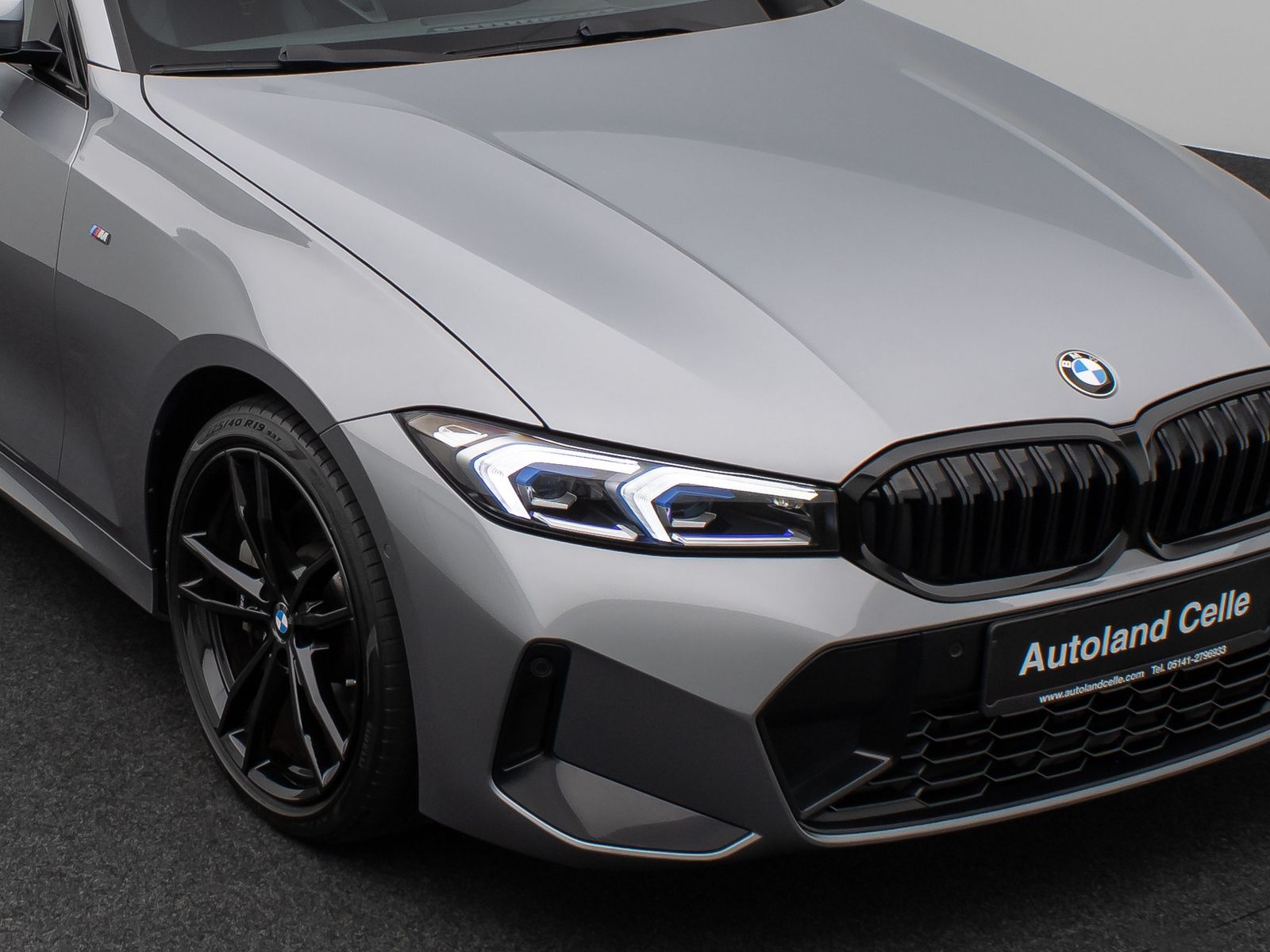Fahrzeugabbildung BMW 330i xD M Sport Kamera HUD DAB HiFi Parks 19Zoll