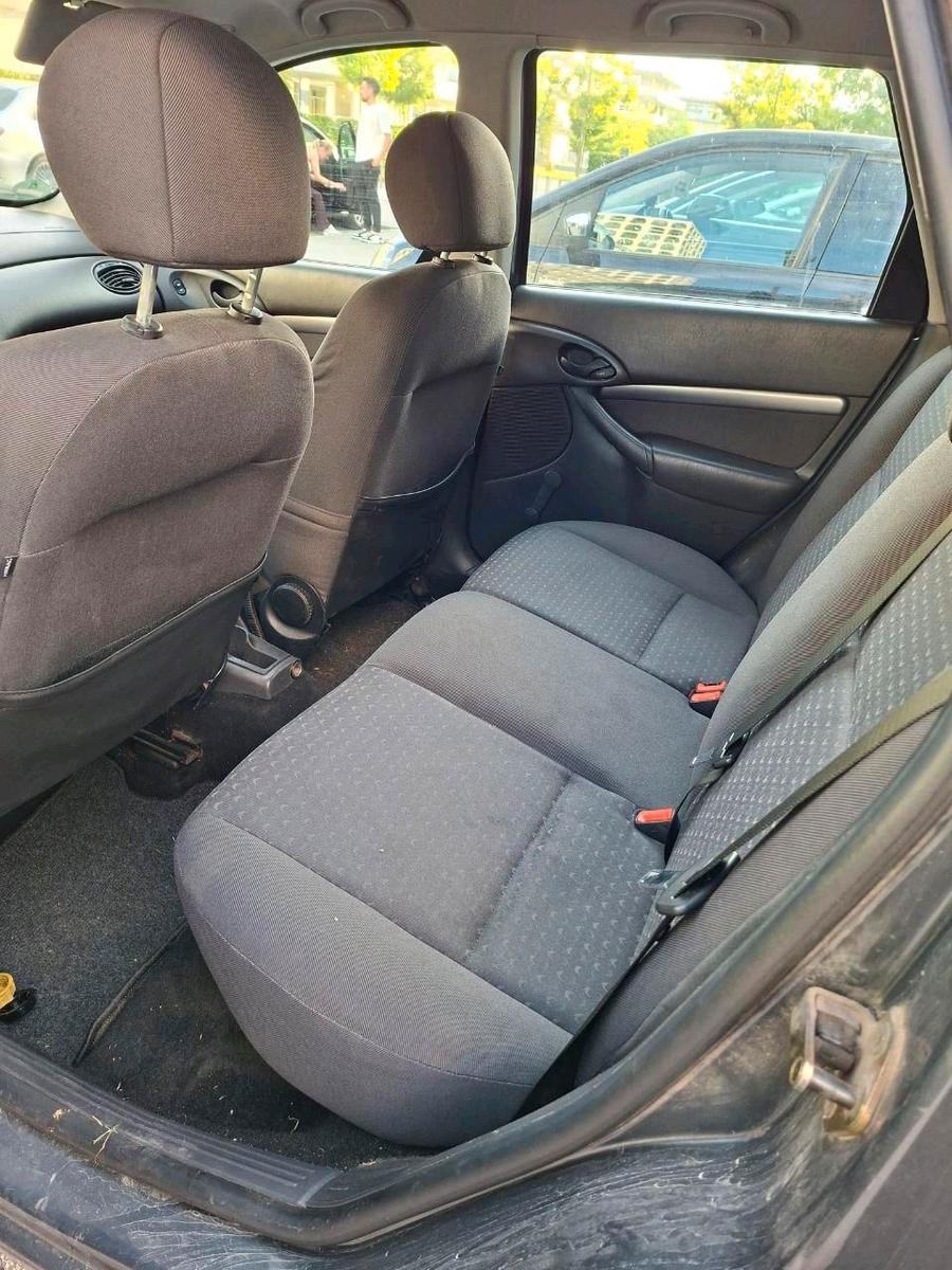 Ford Focus 2004 — photo 9