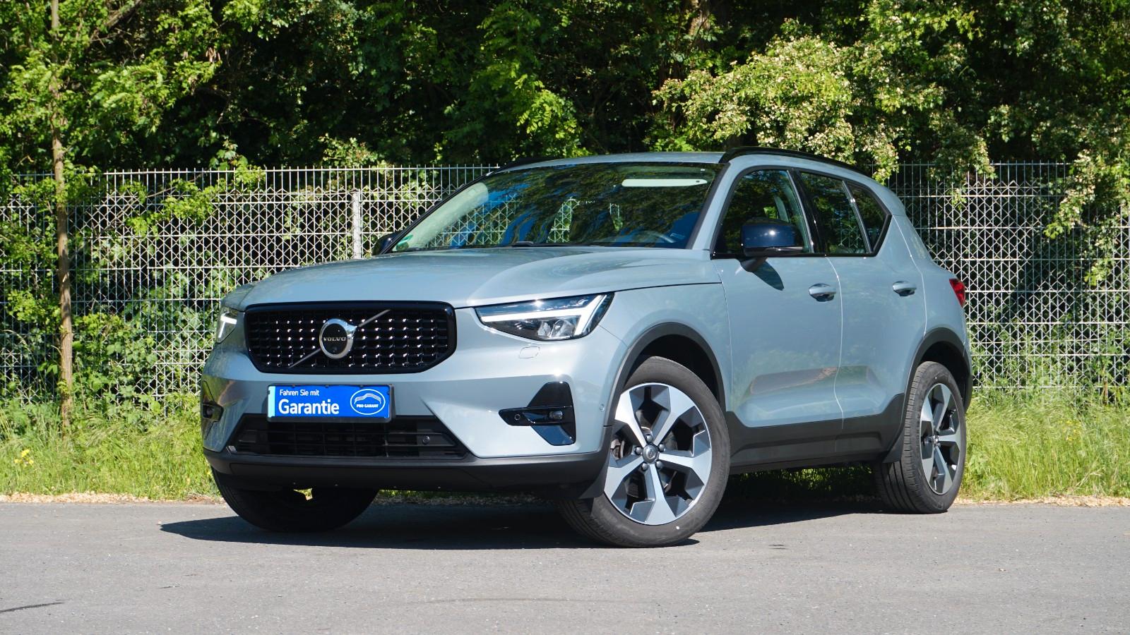 Volvo XC40 B4 Plus Dark PilotAss/TWA/360°/Keyless/H&K