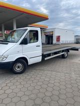 Mercedes-Benz Abschleppwagen dringend - Mercedes-Benz Sprinter aus 2001: Kleinbus
