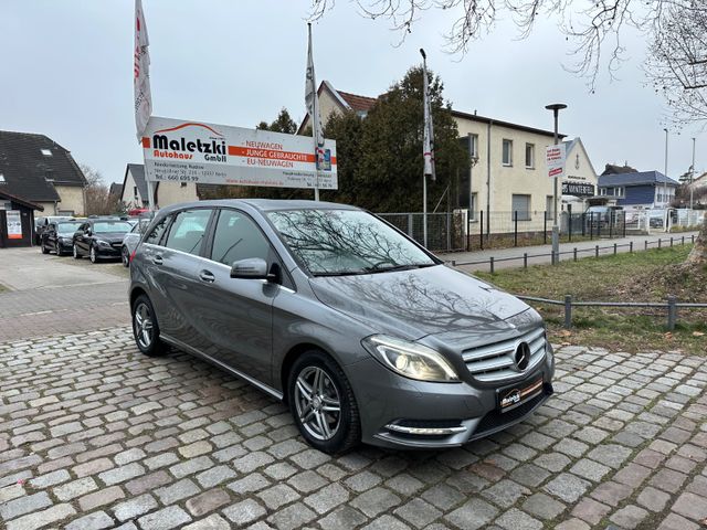 Mercedes-Benz B 180 SportsTourer*Bi-Xenon*PDC*Tempomat*