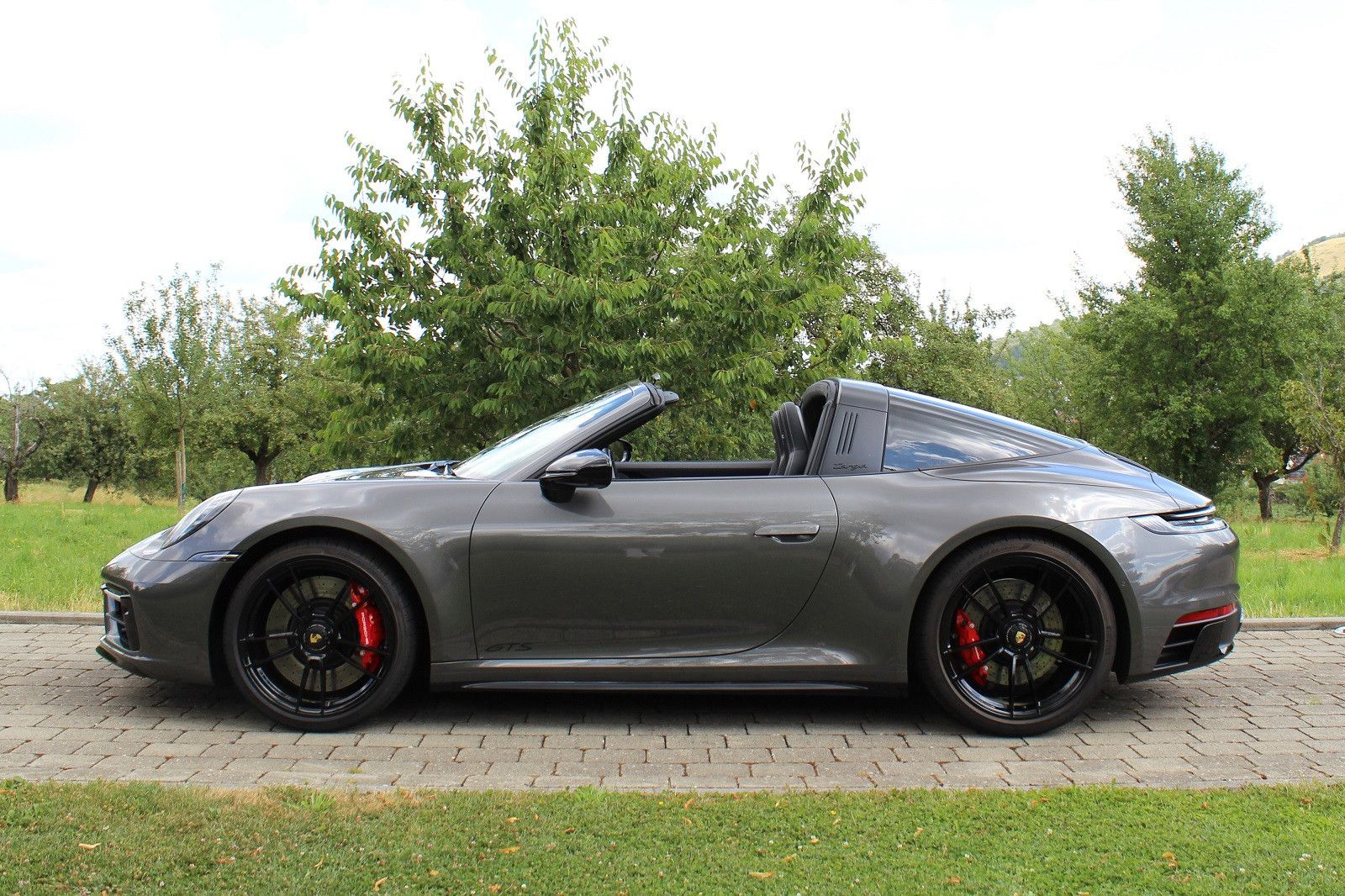 PORSCHE 992 Targa 4 GTS | Sport-Design | Vierradlenkung