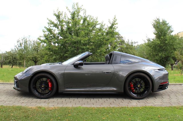 PORSCHE 992 Targa 4 GTS | Sport-Design | Vierradlenkung