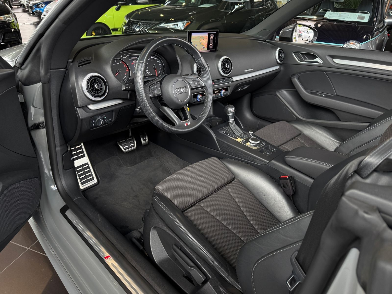 Fahrzeugabbildung Audi A3 Cabriolet S-Line LED NAVI ALU