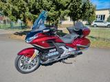 Honda GL1800 Tour DCT Gold Wing mit großem Topcase - Offers