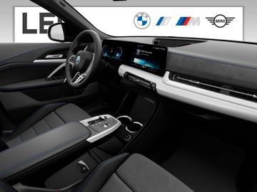 2026 BMW IX2 照片 9