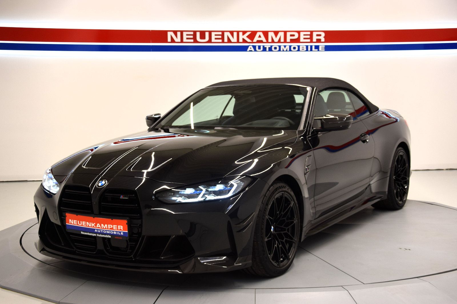 Fahrzeugabbildung BMW M4 Cabrio xDrive Carbon Paket Sitzlüft ACC HeadU