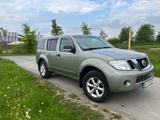 Nissan Pathfinder 2.5 dCi DPF 4WD 7 Sitzer 3t Zuglast - Nissan Pathfinder