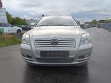 Toyota Avensis 1.8 Sol Liftback - Toyota Avensis: Liftback