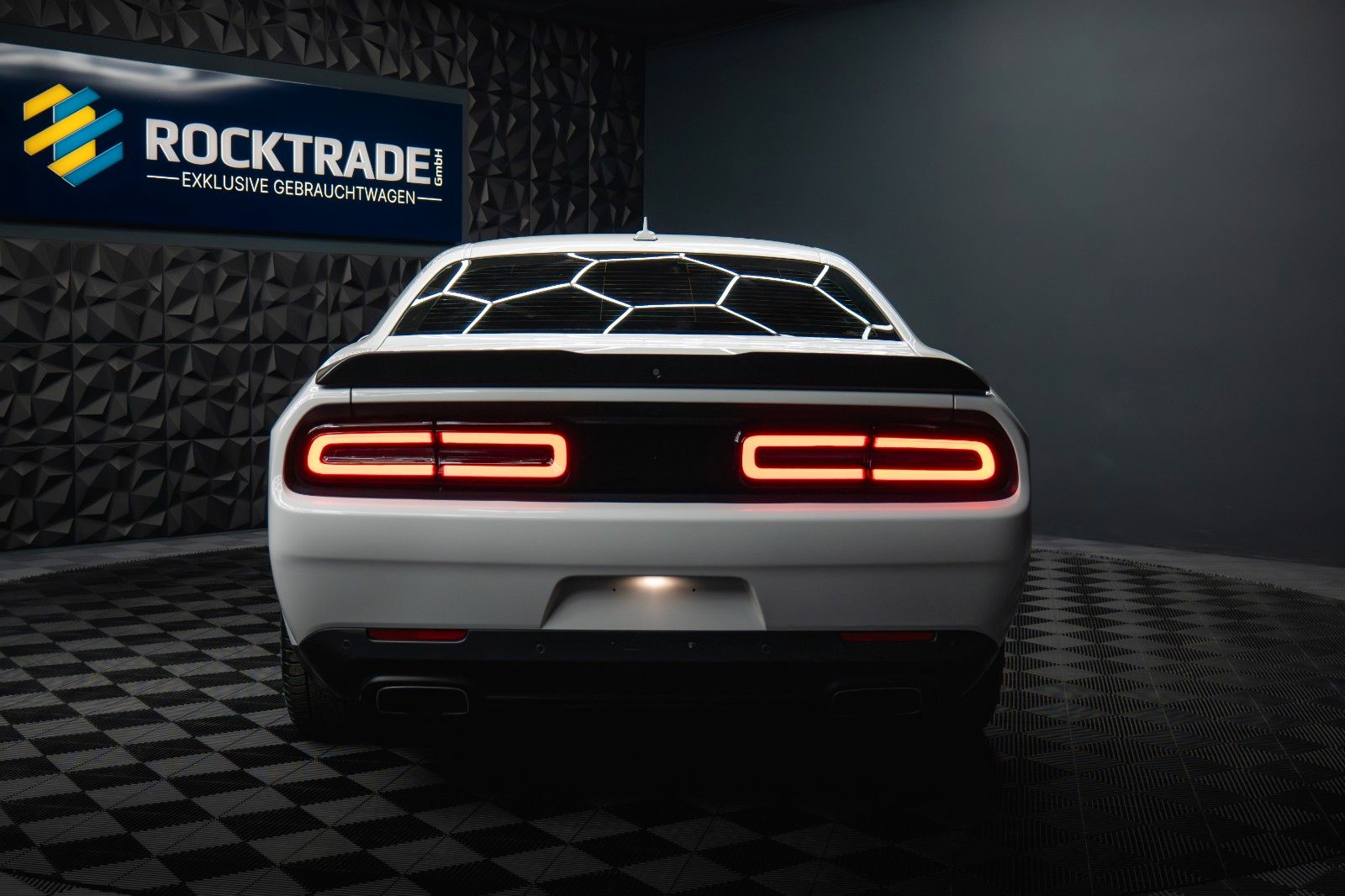 Fahrzeugabbildung Dodge Challenger 6.4 V8 SRT 392 R/T SCAT PACK WIDEBODY