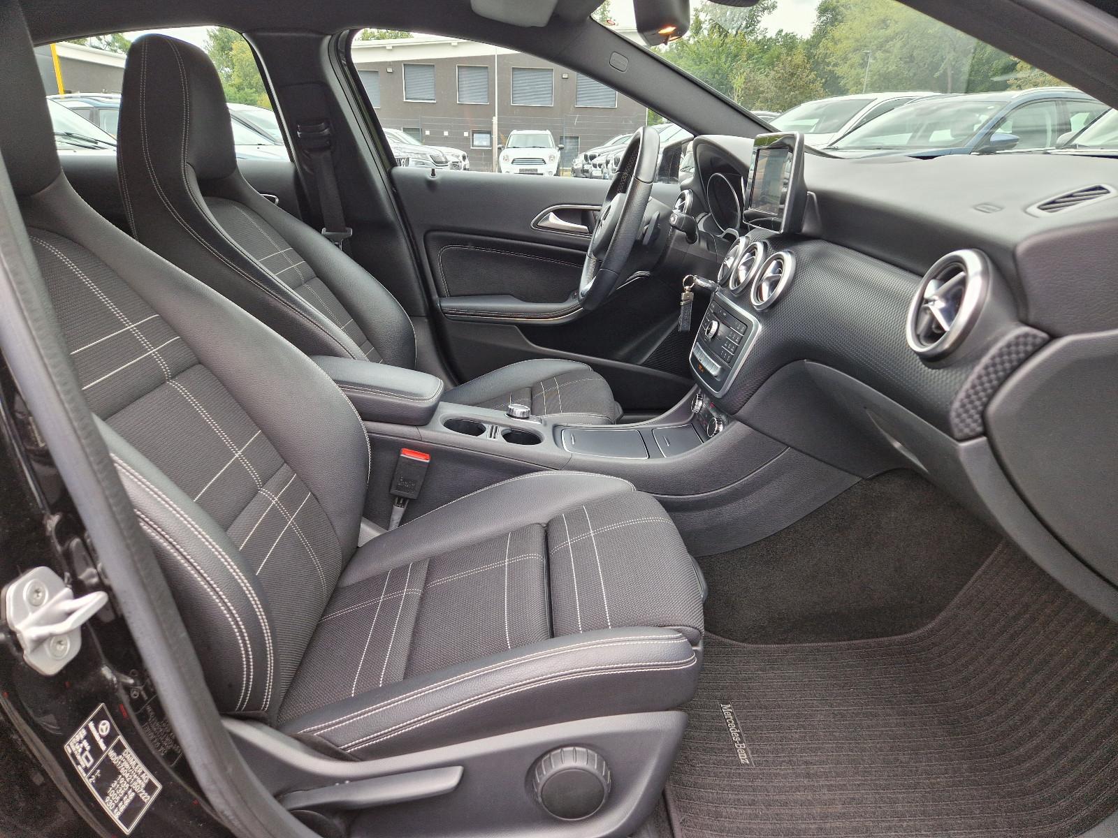 Mercedes-Benz A 180 Urban Automatik SZH LED