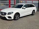 Mercedes-Benz E 200/Navi/Kamera/19Zoll/Alcantara/AMG-Line/AHK - Mercedes-Benz E 200 in Duisburg