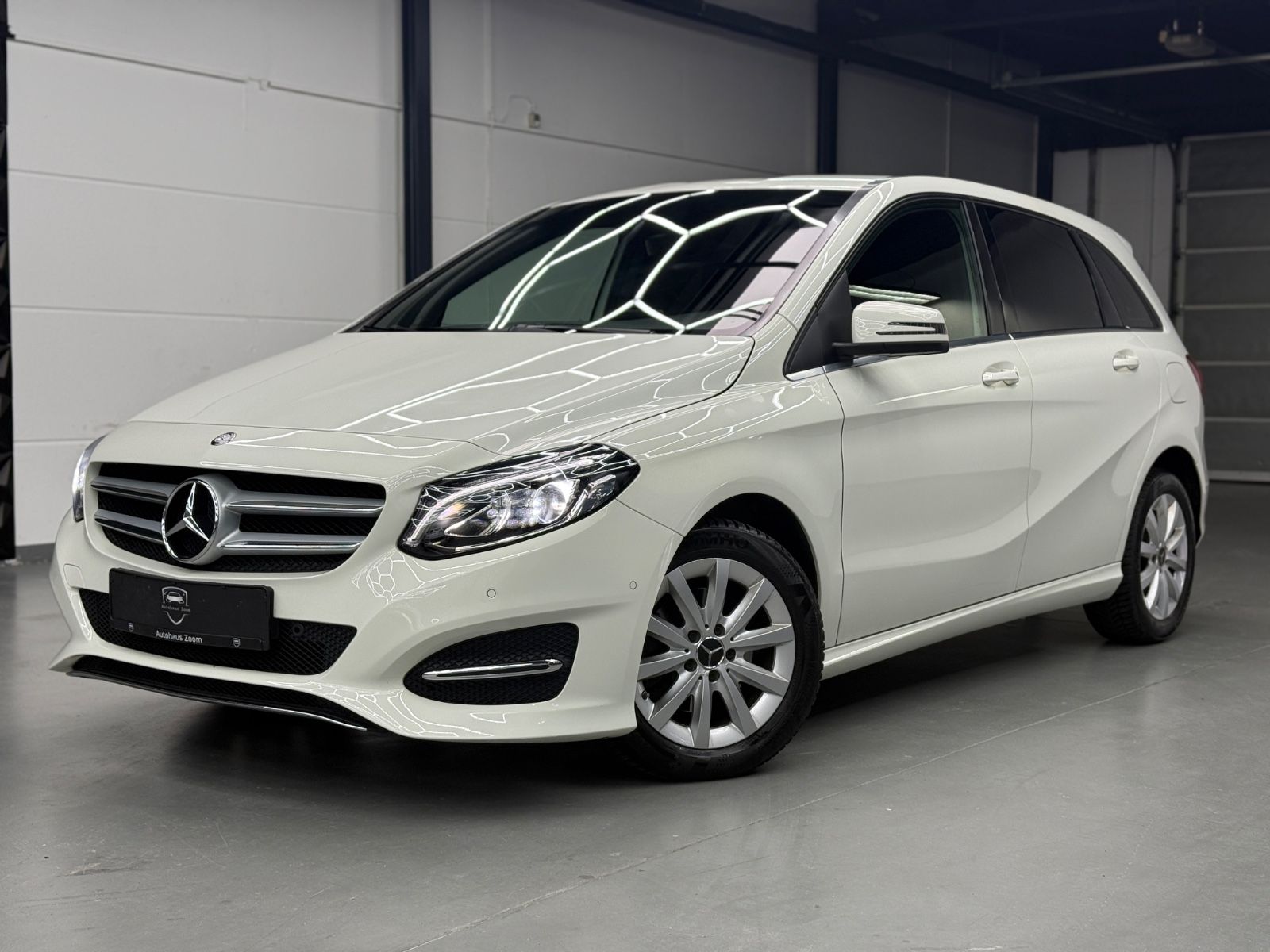 MERCEDES-BENZ B 220 CDI AUTOMATIK*177PS*STANDHEZUNG*2.HAND*PDC