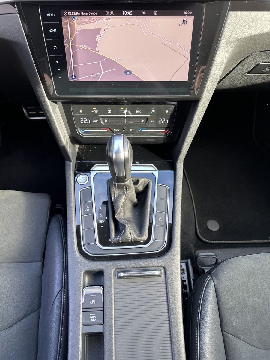 Fahrzeugabbildung Volkswagen Arteon SB 2.0 TDI DSG R-Line NAV+LED+ACC+PANORAM