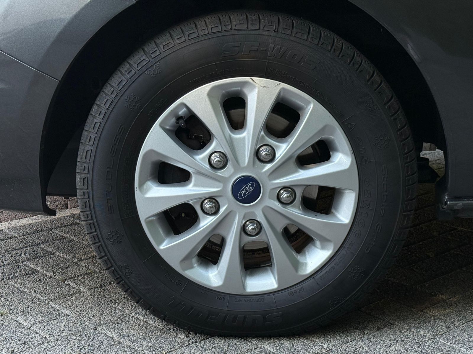 Fahrzeugabbildung Ford Tourneo Custom 320 Aut. L2 BI-XEN+SHZ+CARPLAY+8S