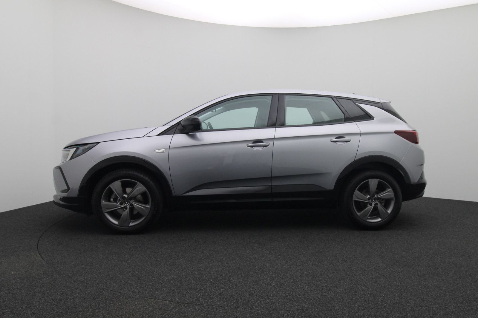 Fahrzeugabbildung Opel Grandland 1.2 GS Line AUT/LED/Navi/ACC/RK